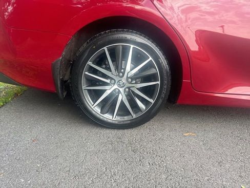 Used 2022 Toyota Camry XLE image 7