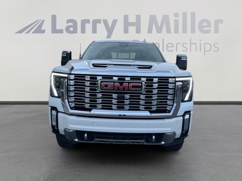 Used 2024 GMC Sierra 2500 Denali w/ Denali Reserve Package image 8