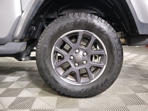 Used 2020 Jeep Gladiator Overland image 32