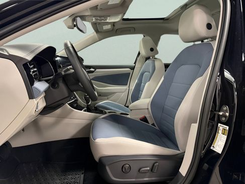 New 2026 Volkswagen Jetta SE FWD image 17