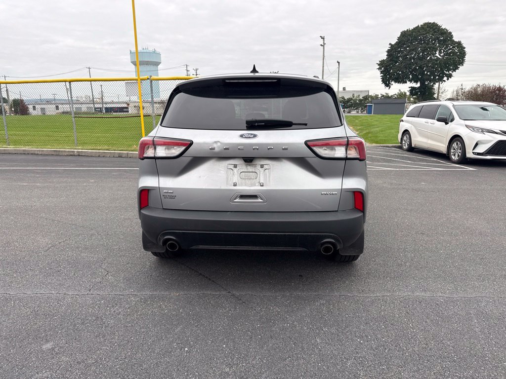 Used 2021 Ford Escape SE w/ SE Sport Appearance Package AWD/4WD image 3