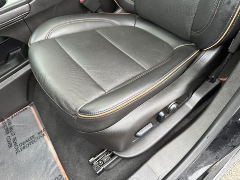 Used 2023 GMC Acadia AT4 w/ Technology Package image 16