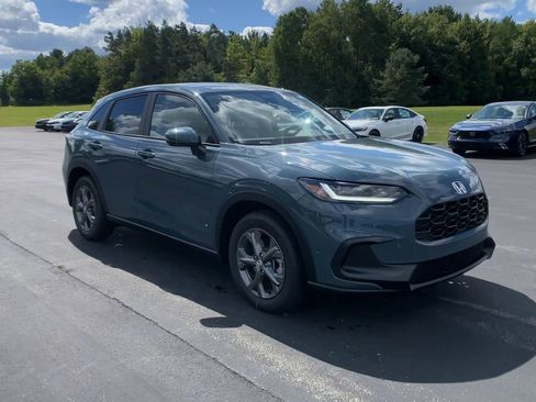 New 2026 Honda HR-V LX image 2