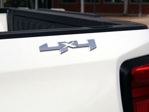 Used 2024 GMC Sierra 1500 SLT image 4