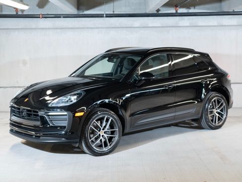 Certified 2026 Porsche Macan AWD/4WD image 1