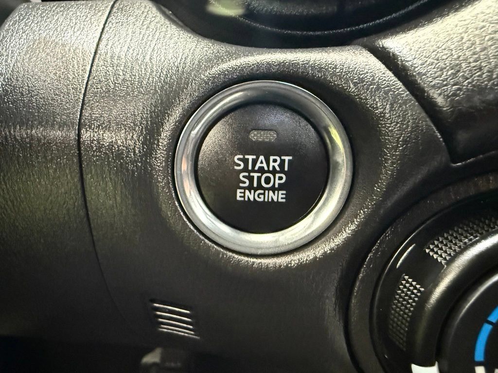 Used 2022 MAZDA MX-5 Miata Club RWD image 33
