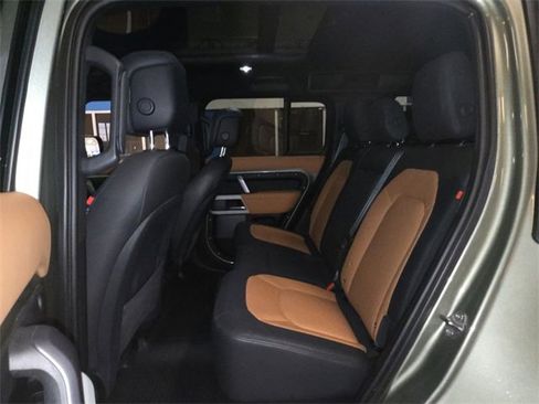 Used 2023 Land Rover Defender 110 X-Dynamic SE image 23