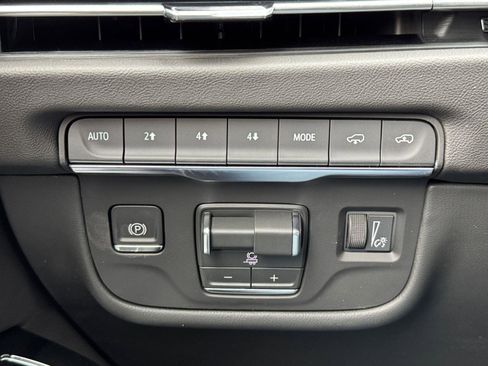 New 2026 Cadillac Escalade Luxury w/ LPO, Radiant Package image 12