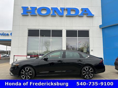 Used 2025 Honda Accord Touring image 1