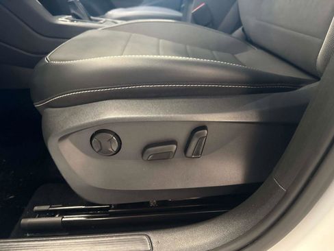 Certified 2022 Volkswagen Taos SE image 20