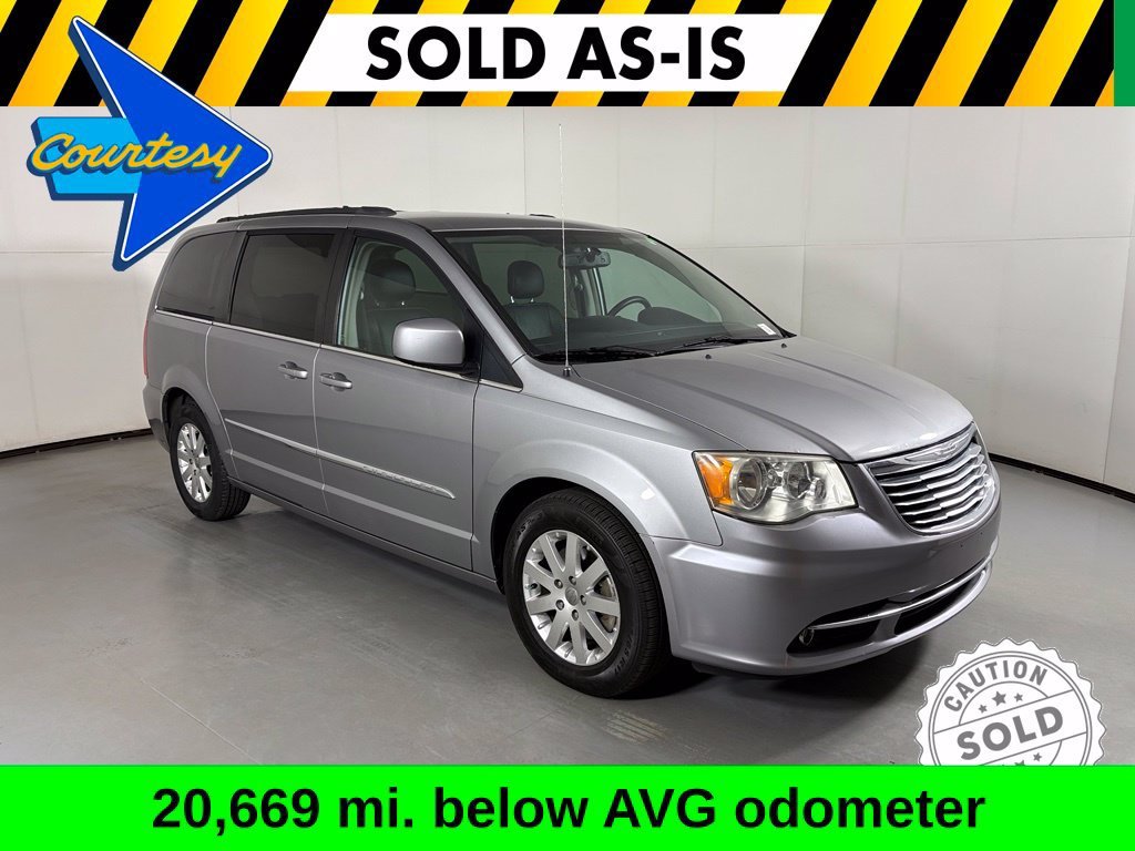 Used 2014 Chrysler Town & Country Touring FWD image 1