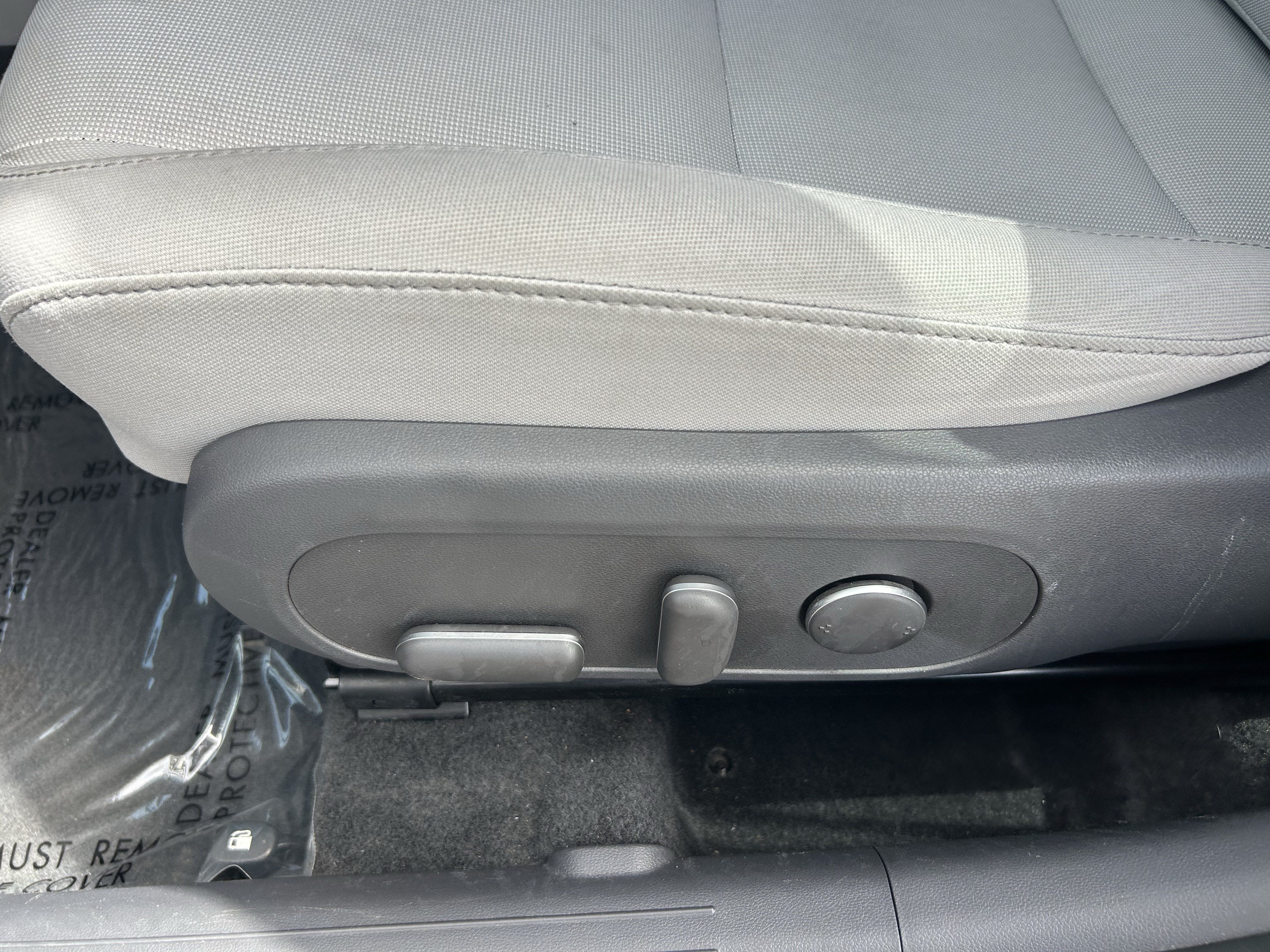 Used 2025 Hyundai Kona SEL FWD image 29