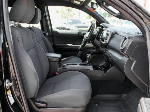 Used 2019 Toyota Tacoma TRD Sport image 27