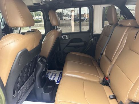 Used 2023 Jeep Wrangler Unlimited Rubicon 4xe w/ Safety Group AWD/4WD image 28