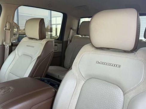 Used 2019 RAM 1500 Laramie AWD/4WD image 17