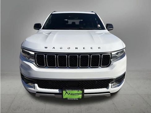 Used 2024 Jeep Wagoneer L Series II w/ Flexible Seating Group image 8