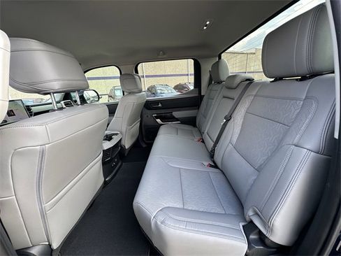 Used 2024 Toyota Tundra Limited image 28