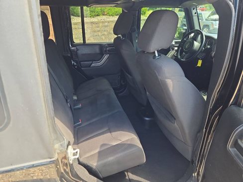 Used 2015 Jeep Wrangler Unlimited Sport w/ Quick Order Package 24S AWD/4WD image 23