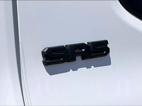 Used 2025 Toyota Tacoma SR5 AWD/4WD image 10