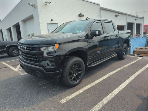 Used 2023 Chevrolet Silverado 1500 RST AWD/4WD image 3