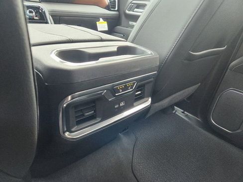 New 2026 GMC Sierra 1500 Denali w/ Technology Package AWD/4WD image 9