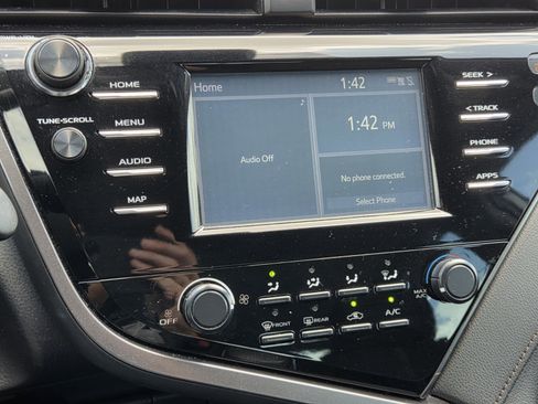 Used 2019 Toyota Camry LE FWD image 14