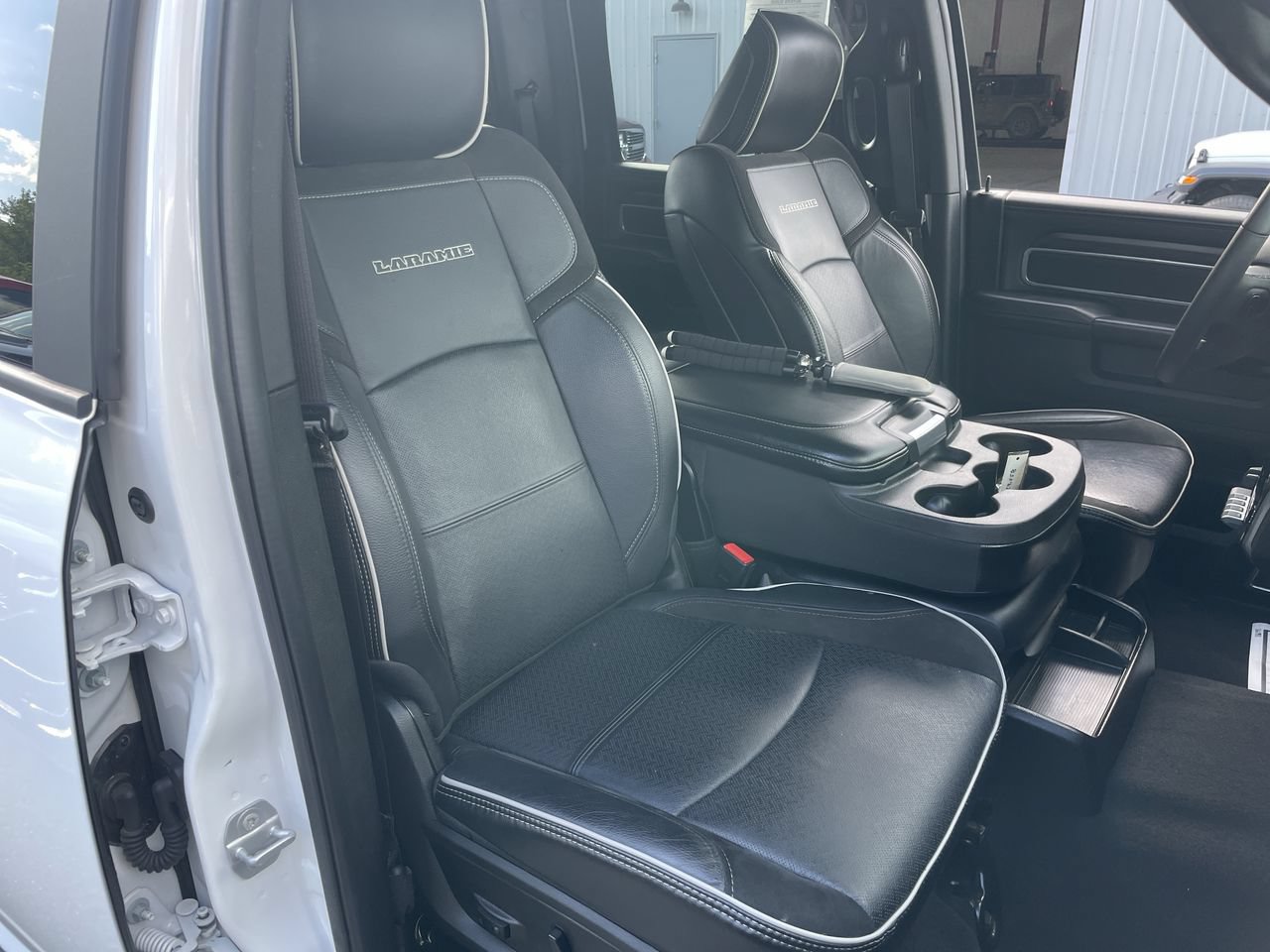 Used 2026 RAM 2500 Laramie AWD/4WD image 40