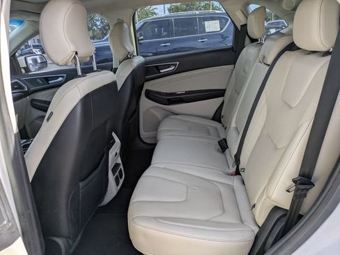 Used 2018 Ford Edge Titanium w/ Equipment Group 301A AWD/4WD image 10