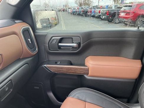 Used 2022 Chevrolet Silverado 1500 High Country image 31