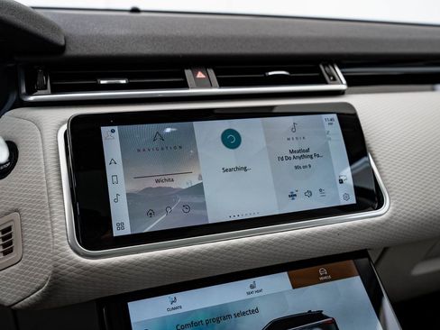 Used 2023 Land Rover Range Rover Velar R-Dynamic S image 33