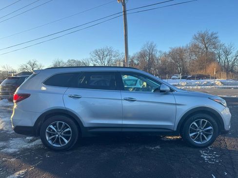 Used 2017 Hyundai Santa Fe SE w/ Cargo Package image 6