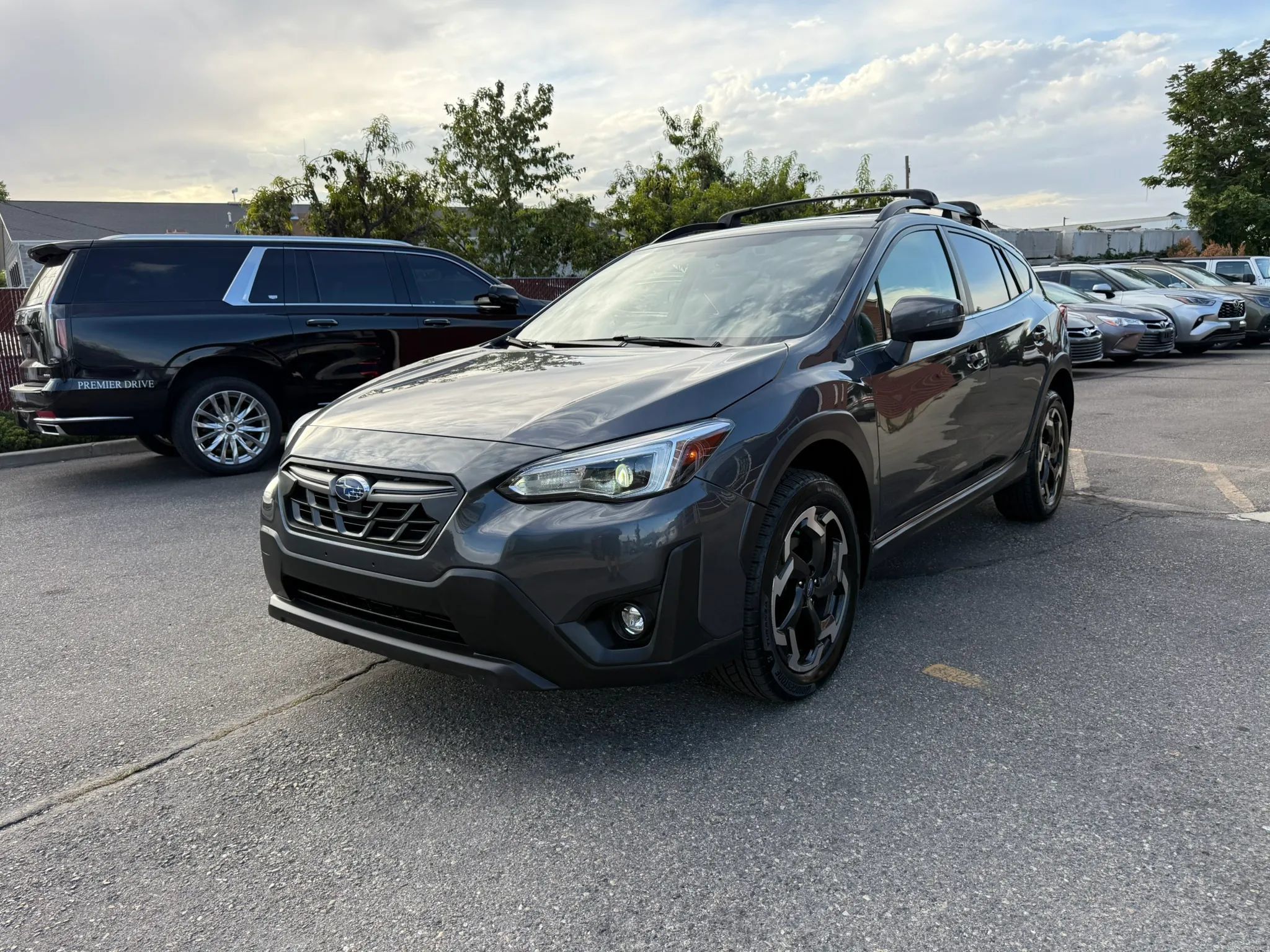 Used 2021 Subaru Crosstrek 2.5i Limited w/ Moonroof Package 2 AWD/4WD image 1