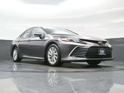Used 2021 Toyota Camry LE w/ Cold Weather Package FWD image 33