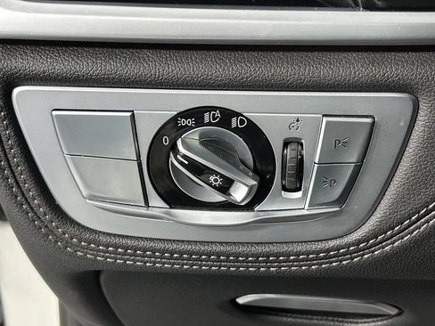 Used 2022 BMW 750i xDrive AWD/4WD image 33