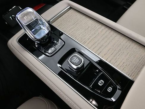 New 2026 Volvo XC90 T8 Plus w/ Protection Package Premier image 18