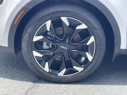 Used 2025 Kia Sorento EX w/ Panoramic Sunroof Package FWD image 11