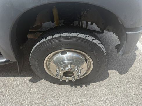 Used 2015 Ford F550 4x4 Regular Cab Super Duty image 15