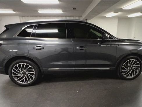 Used 2020 Lincoln Nautilus Reserve w/ Equipment Group 201A image 9