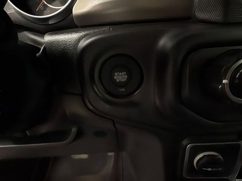 Used 2018 Jeep Wrangler Unlimited Sport S AWD/4WD image 19