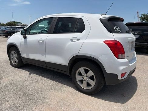 Used 2019 Chevrolet Trax LS w/ Tint and Cruise Package FWD image 4