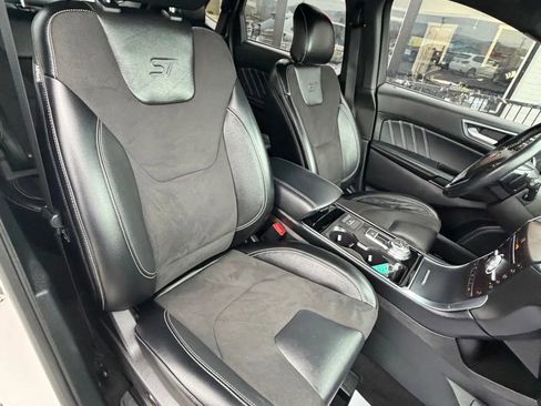 Used 2019 Ford Edge ST w/ Cold Weather Package image 15