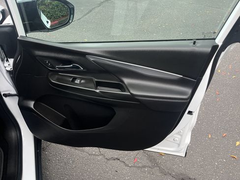 Used 2023 Chevrolet Bolt LT image 33