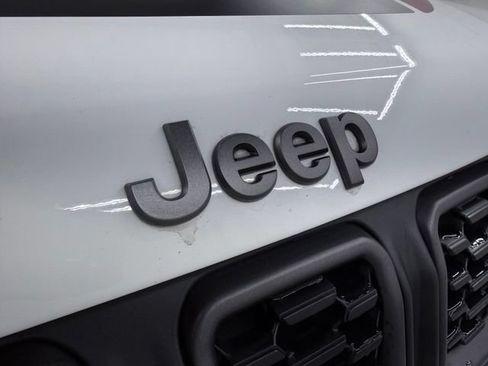 Used 2025 Jeep Compass Trailhawk AWD/4WD image 14