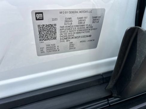 Used 2023 Chevrolet Traverse RS w/ LPO, 'HIT The Road' Package FWD image 36