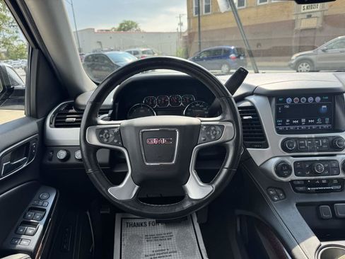 Used 2017 GMC Yukon SLT image 12