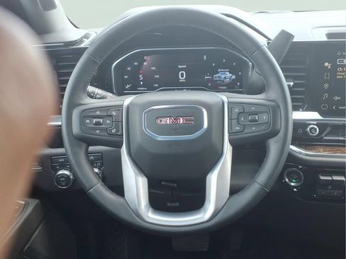 Certified 2024 GMC Sierra 1500 Elevation AWD/4WD image 4