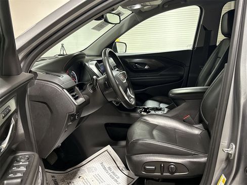 Used 2024 GMC Terrain SLT image 4