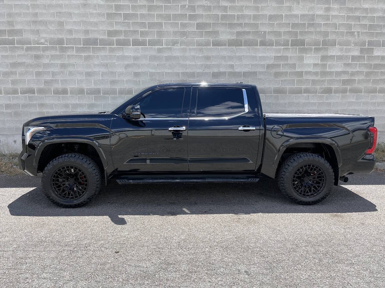 Used 2023 Toyota Tundra Limited AWD/4WD image 5