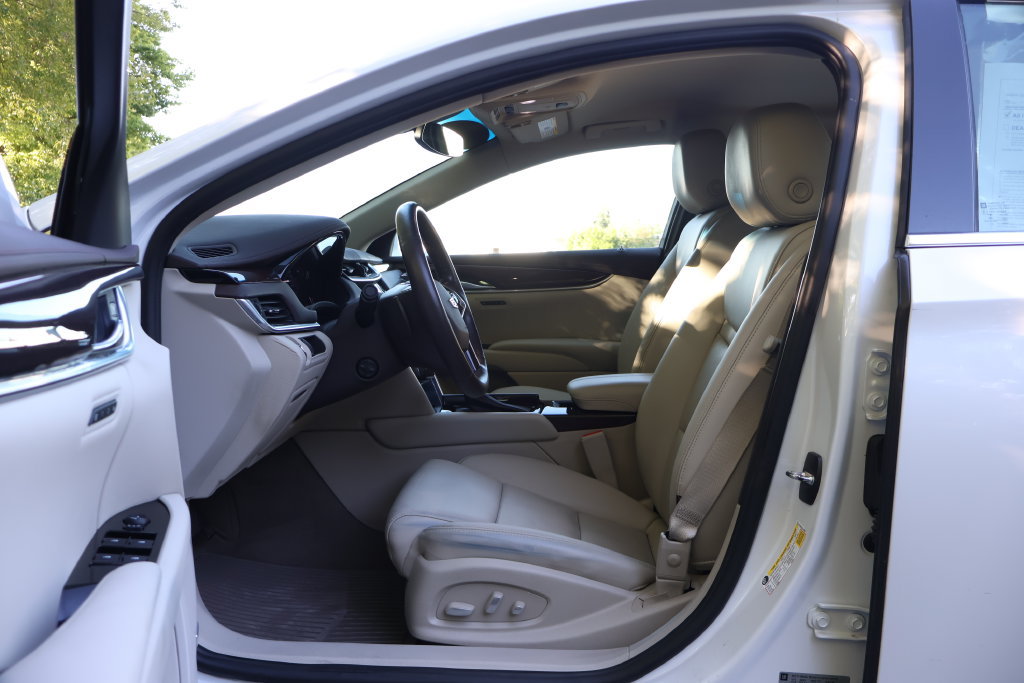 Used 2016 Cadillac XTS Luxury w/ LPO, Protection Package FWD image 33