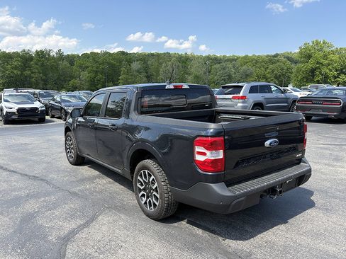 Used 2022 Ford Maverick Lariat w/ Lariat Luxury Package AWD/4WD image 2